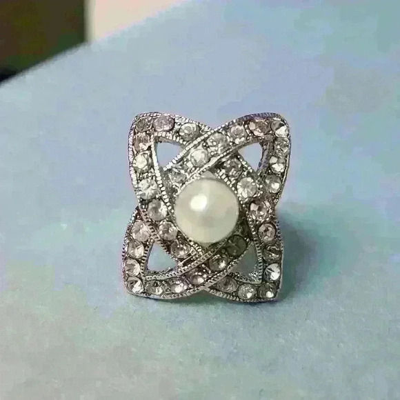 Silver tone rhinestones fuax pearl ring cocktail rings size 7 adjustable - Picture 4 of 16